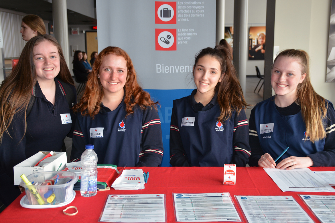 : la collecte de sang du Collège Laval, Donnez du sang pour sauver des vies, Héma-Québec et le Collège Laval s’associe, En partenariat avec Héma-Québec, les élèves du Collège Laval organisent une collecte de sang